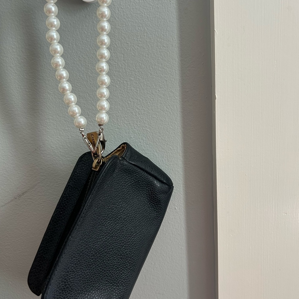 EUC Chanel Caviar Pouch w/COA 💫 - Picture 3 of 12